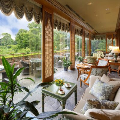 椿山荘アフタヌーンティ メイン会場「ル・ジャルダン」の混雑