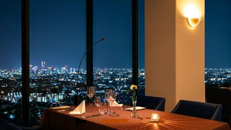 新横浜プリンスホテル鉄板焼き 地上140mにあるトップ オブ ヨコハマの眺望